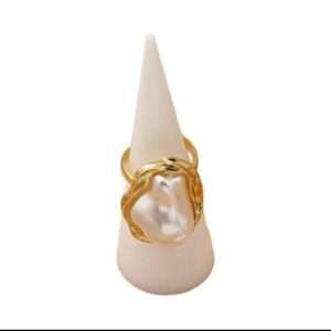 Elegant Pearl Design Ring